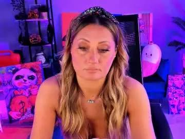 sarahholly from Chaturbate