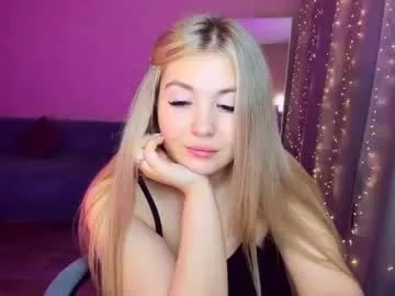 sarahmils from Chaturbate