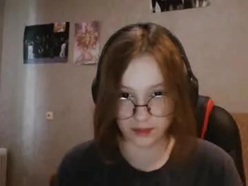 silky_glow_star_patpat on Chaturbate