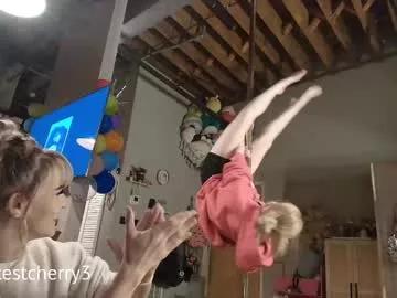 sweetestcherry3 from Chaturbate