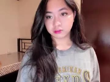 sweetlovepinay04 from Chaturbate