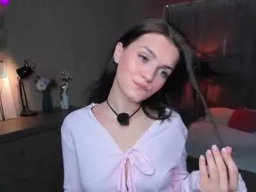 synne_glows from Chaturbate