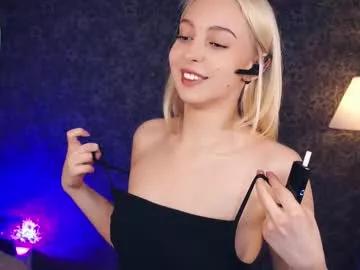 tanaichon from Chaturbate