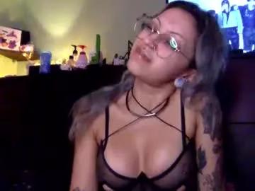 Theeking_venus from Chaturbate