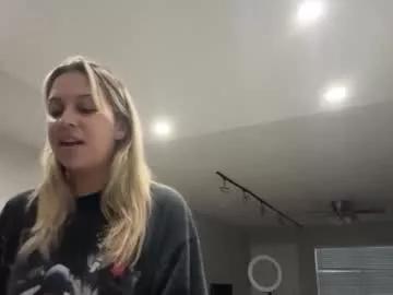 tiffstreatsxoxo from Chaturbate
