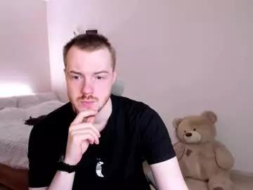 toohornyserj from Chaturbate