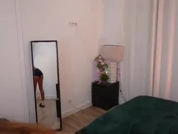 yess_kiki from Chaturbate