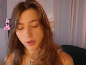 yess_kiki from Chaturbate