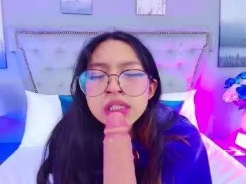 yommi_winx from Chaturbate