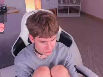 yooung_kitten from Chaturbate