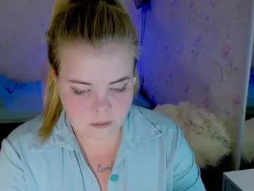 yumm_lolly from Chaturbate