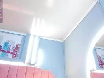 Zoey_cute_ from Chaturbate