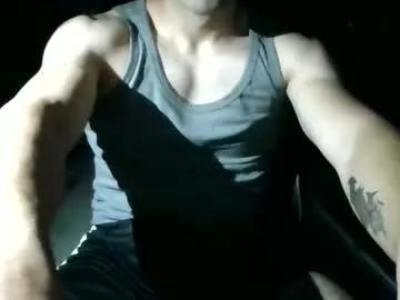 zuzzl18 from Chaturbate