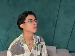 aaron_ez from Flirt4Free