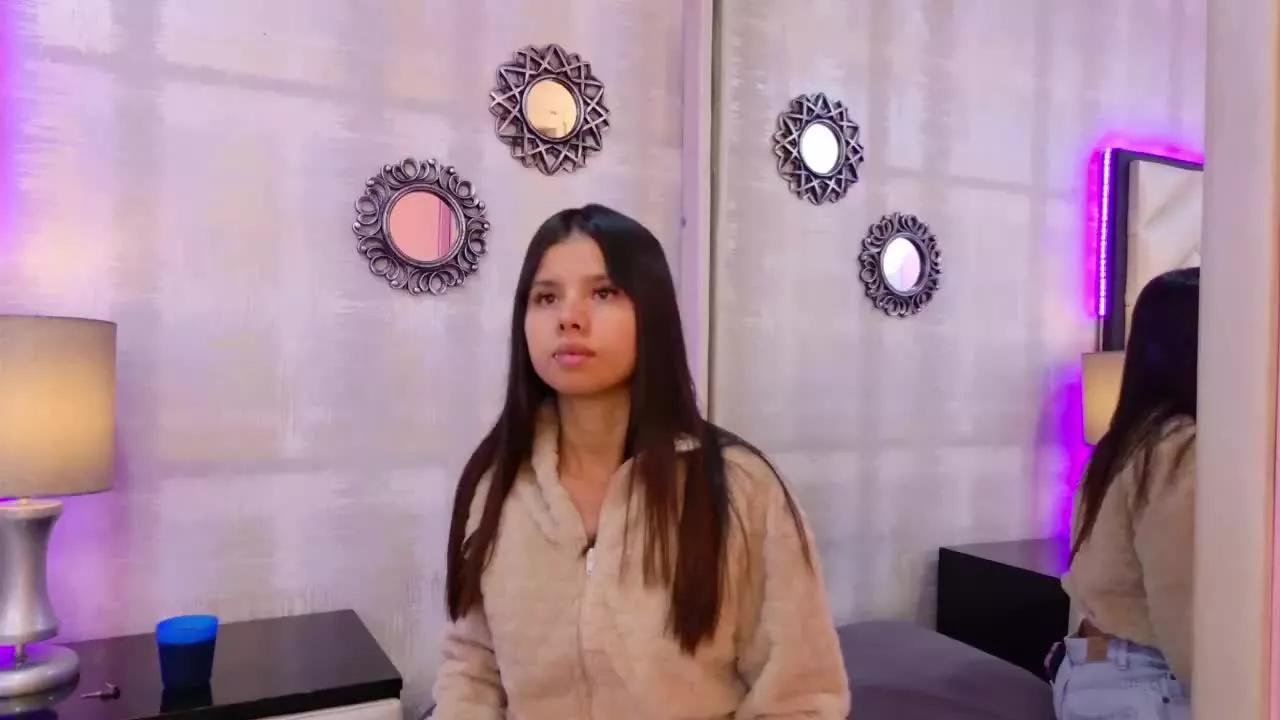 ArianaCollihs from Streamray