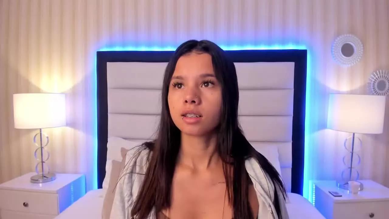 ArianaCollihs from Streamray