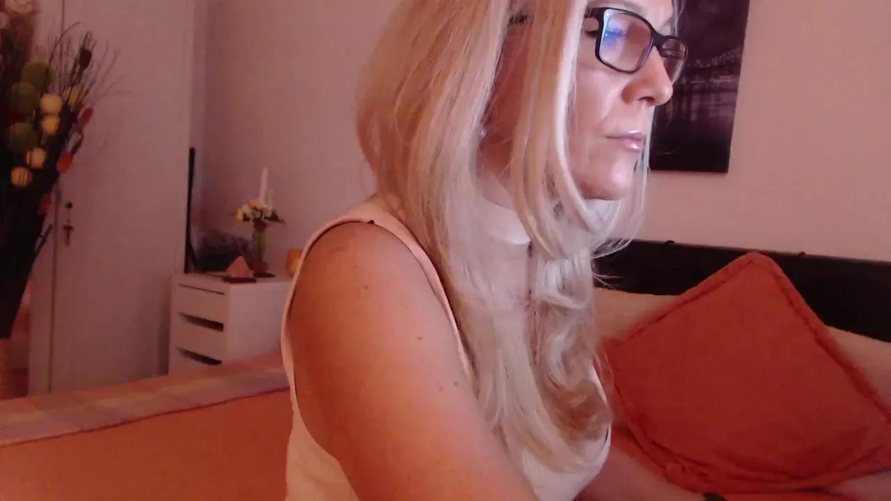 Reeya from Streamray