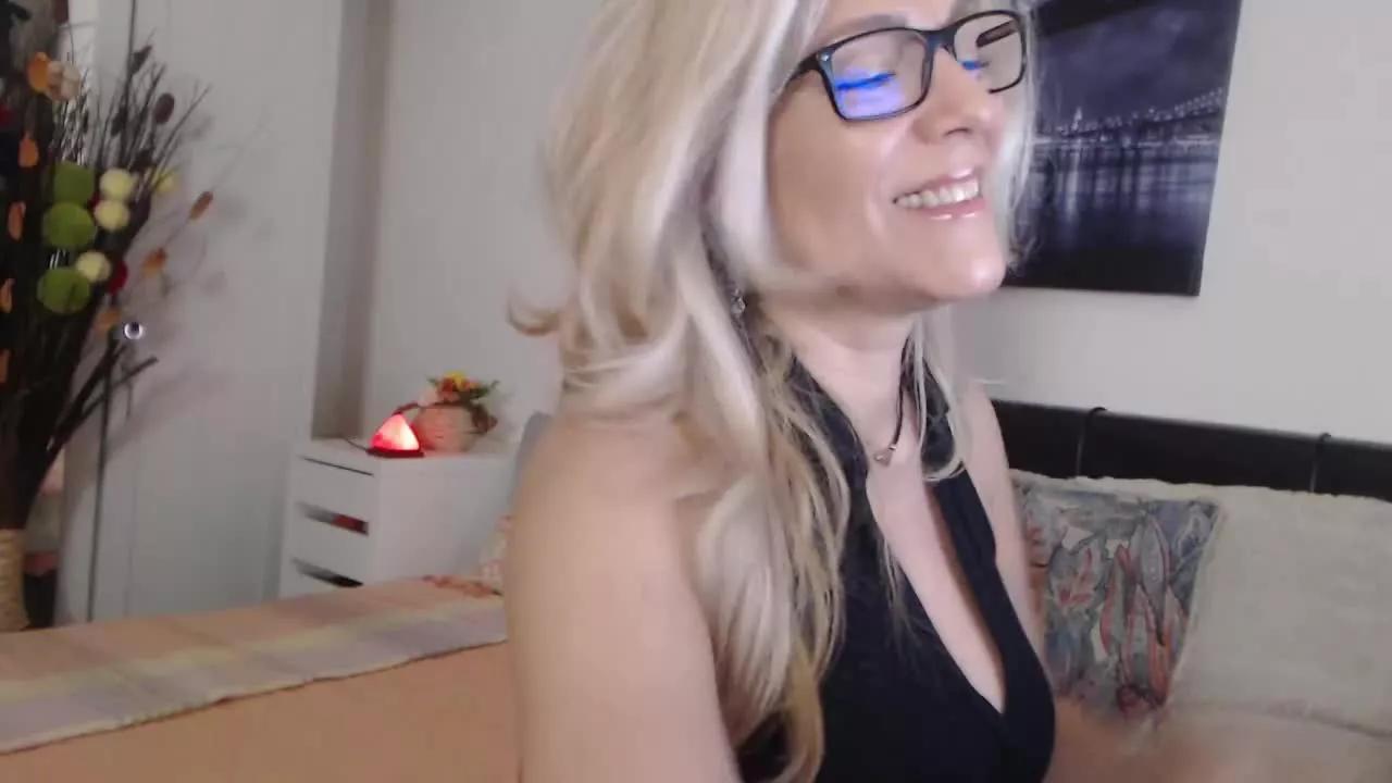 Reeya from Streamray