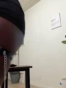 _foreigntitts from StripChat is Freechat