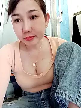 Ana_love2000 from StripChat is Freechat