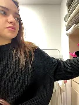 AnaWest from StripChat is Freechat