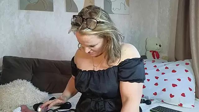 Anya-Daisy from StripChat
