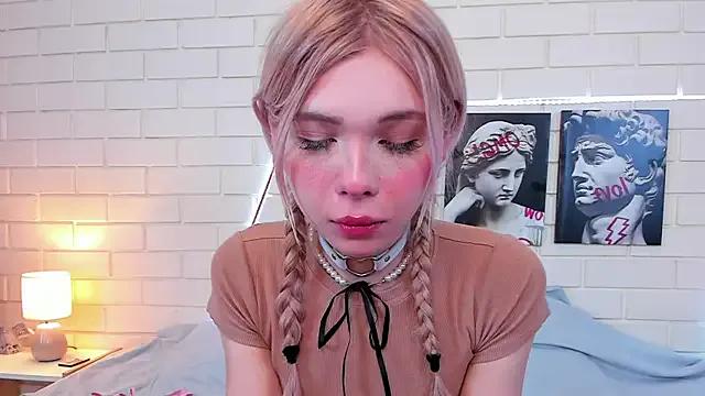 Blondy_Fina from StripChat