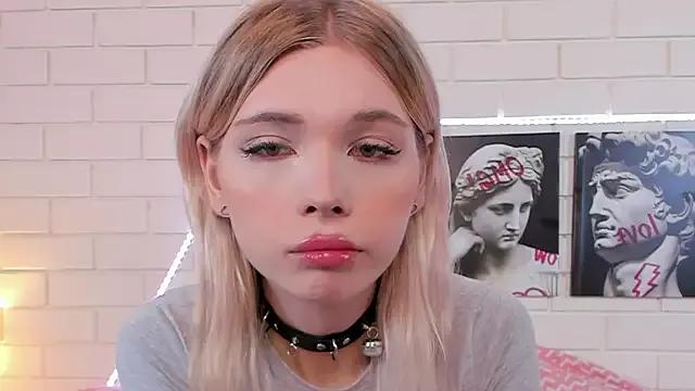 Blondy_Fina from StripChat