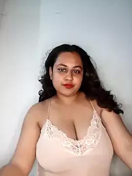 bumblebeegirl from StripChat