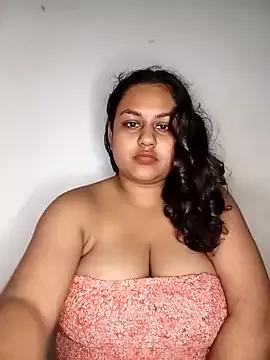bumblebeegirl from StripChat