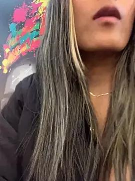 cami_leon from StripChat is Freechat