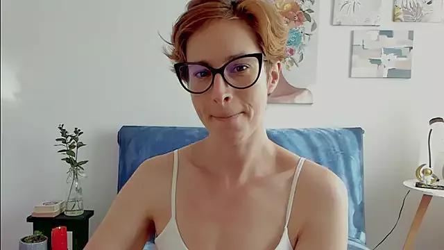 cuddlingbunny from StripChat