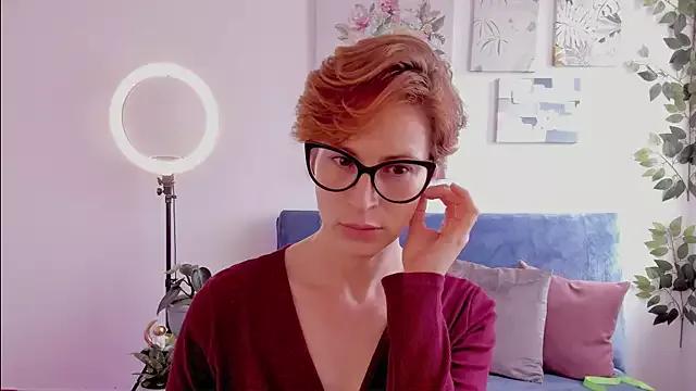 cuddlingbunny from StripChat