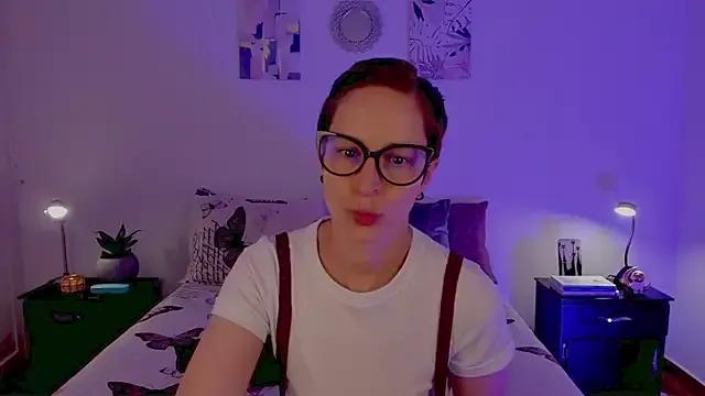 cuddlingbunny from StripChat