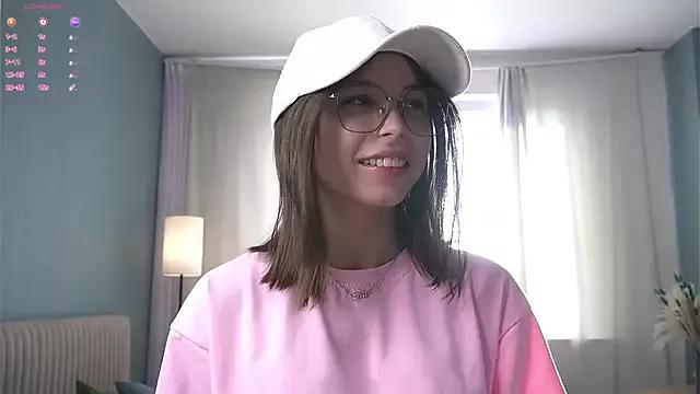 DarelleFare from StripChat is Freechat