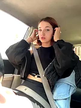 DollyTall from StripChat