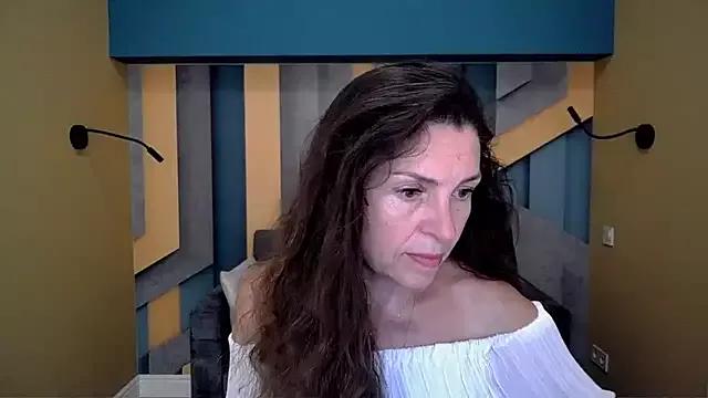 EllaLong from StripChat