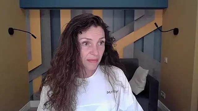 EllaLong from StripChat