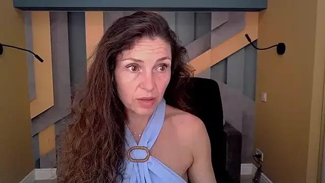 EllaLong from StripChat