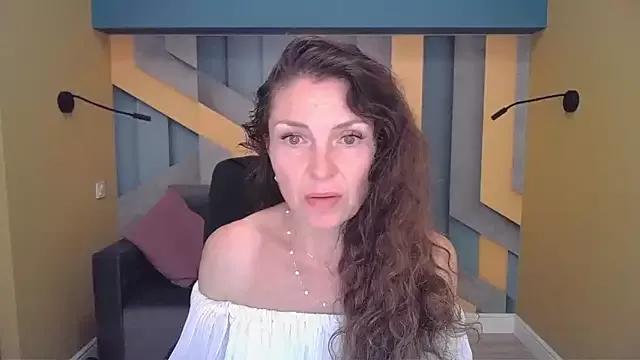 EllaLong from StripChat
