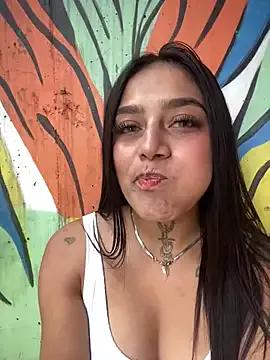 Emily_sharlot from StripChat is Freechat