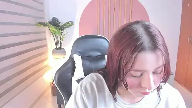 emma_fhox from StripChat