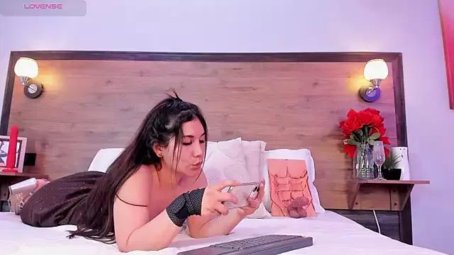 EmmaBakeer from StripChat