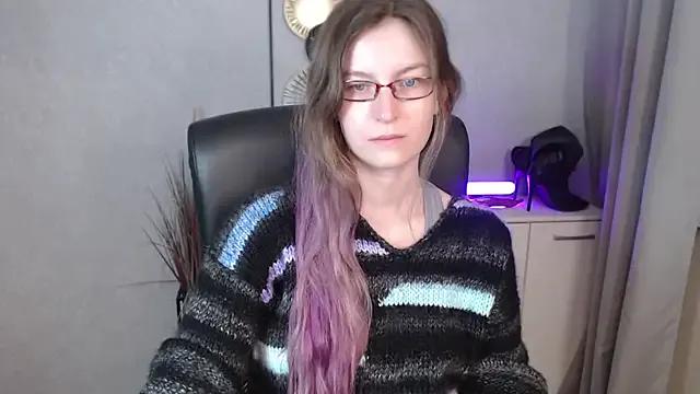 EmmaxDelight from StripChat