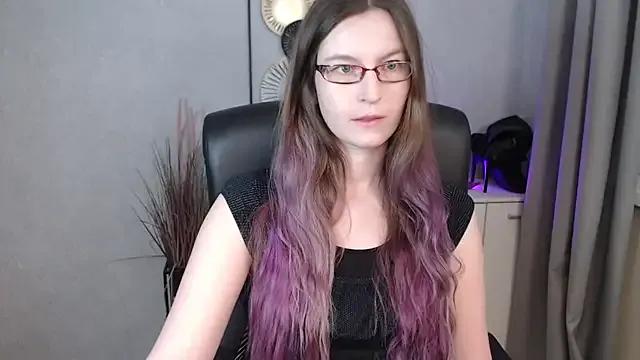 EmmaxDelight from StripChat