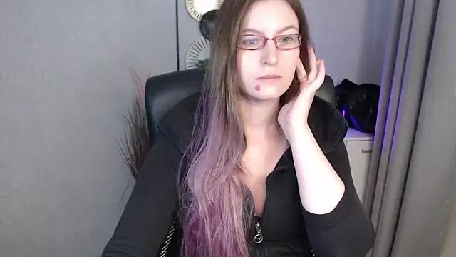 EmmaxDelight from StripChat