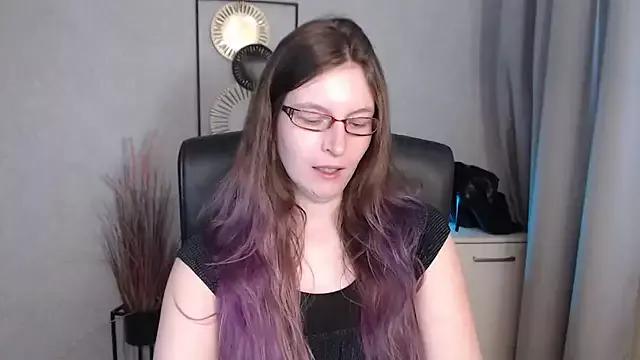 EmmaxDelight from StripChat