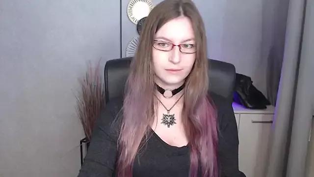 EmmaxDelight from StripChat