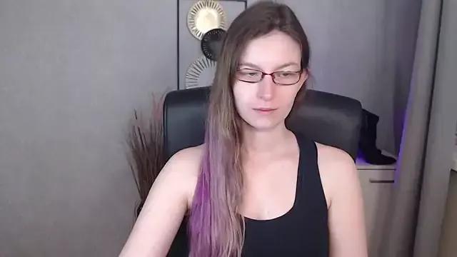 EmmaxDelight from StripChat