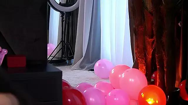 EsmeeLuv from StripChat